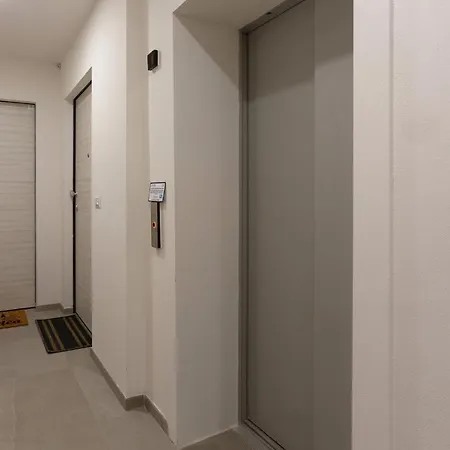 Apartment Guesthost - Tecnopolo