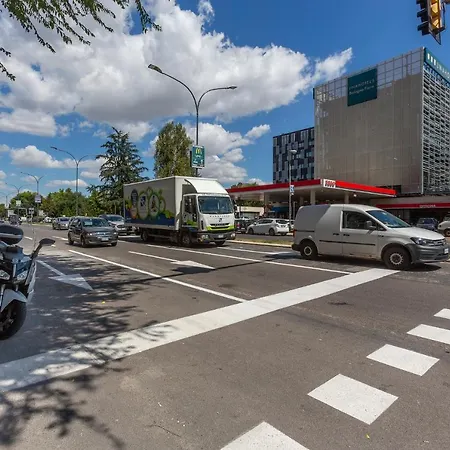 Guesthost - Tecnopolo Apartment